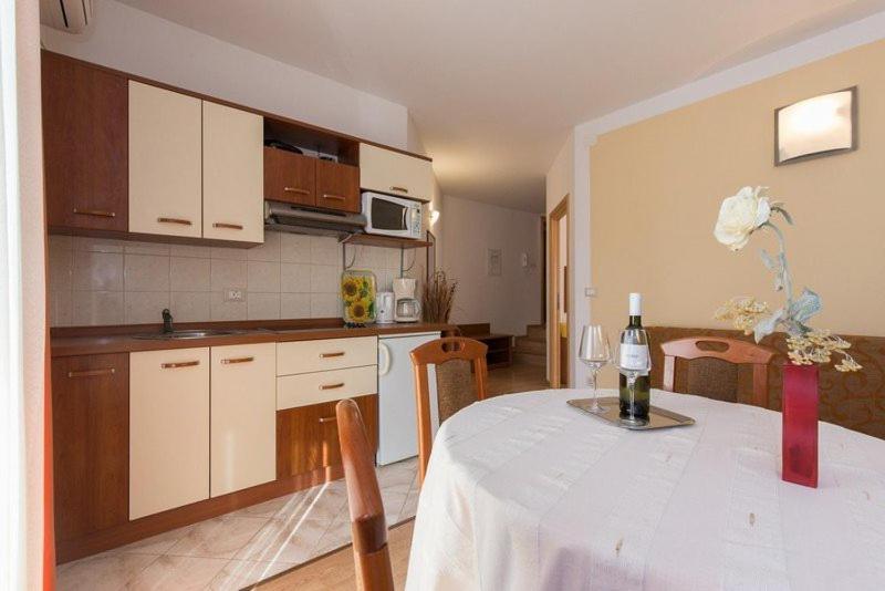 Marija F4 Apartment Krk Town Esterno foto